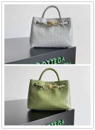 Picture of Bottega Veneta Handbags _SKUfw186453254fw